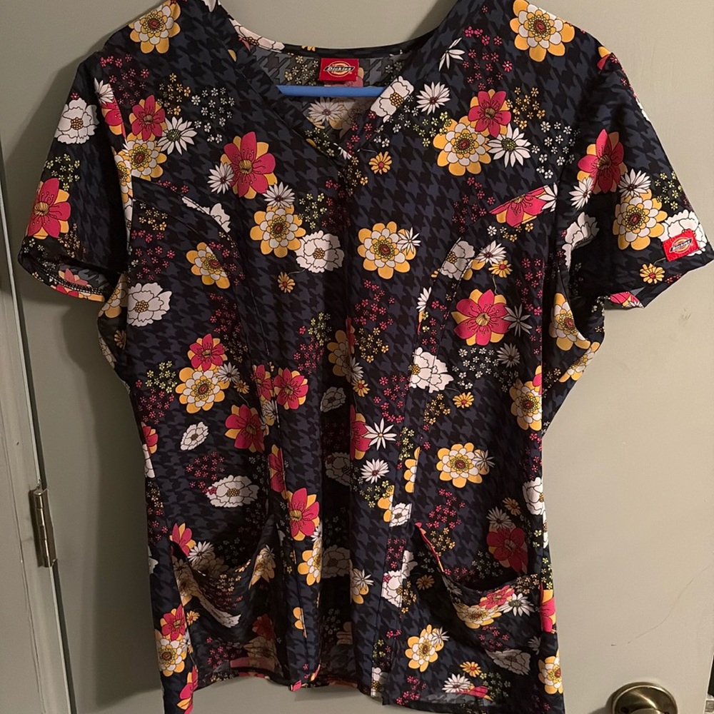 Dickies scrub top